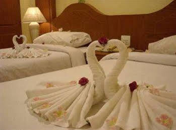 U Tai Tip Guest House Phuket Exterior photo